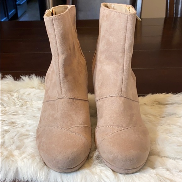 Ankle Boots Wedge. Size 7. Great Used Condition! - Picture 6 of 8